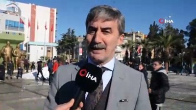  Turgutlu'da kar çocukların ayağına geldi