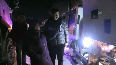 paletli ambulans - Vali Kocabıyık kapanan kara yolundaki çalışmaları inceledi - UŞAK  Videosu