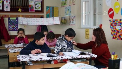 ogretmenlik - İzmirli Emine öğretmen, Diyarbakırlı öğrencilerin her şeyi oldu - DİYARBAKIR  Videosu