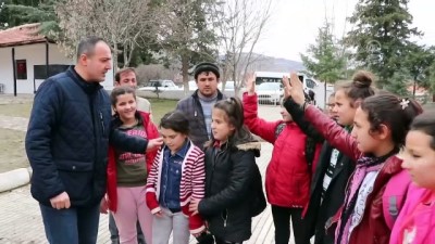 gures takimi - Köy çocuklarını 'güreş'le okullu yaptı - DENİZLİ Videosu