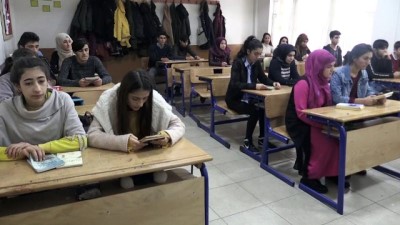 rehber ogretmen - Köydeki kardeşlerinin de artık kitapları var - AĞRI Videosu