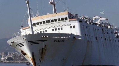 kargo gemisi - Mersin'de karaya oturan gemi için satış kararı  Videosu