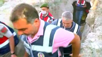 tutuklu sanik -  Yaşlı kadını boğarak öldürüp, define için kazdığı tünele gömen sanığa müebbet hapis cezası  Videosu