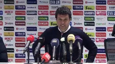 teknik direktor - Cihat Arslan - Akhisarspor'un maç kadrosunda 13 yabancı oyuncu bulundurması - MANİSA Videosu