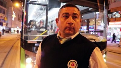 kirim - El freni çekilmeden park edilen taksi halk otobüsüne çarptı - DENİZLİ Videosu