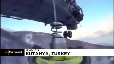 helikopter - Kütahya'da tipiye yakalanan 4 kişiye helikopterli kurtarma operasyonu Videosu