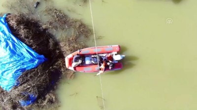 su baskini - Su baskınında çalıların üstünde mahsur kalan köpek kurtarıldı - HATAY Videosu