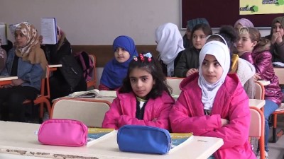 ogretmenlik - Suriyeli Kürt öğrencilerin 'terörsüz vatan' özlemi - ŞANLIURFA  Videosu