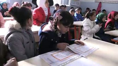 koordinat - Suriyeli öğrencilerin karne heyecanı - SİİRT Videosu