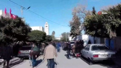 buhran -  - Tunus’ta 700 Bin Memur Greve Gitti  Videosu