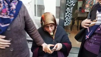  Virajı alamayınca önce kaldırıma çıktı ardından iş yerine daldı 