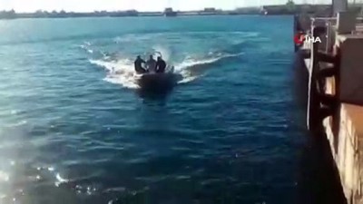 bogulma tehlikesi -  İBB İtfaiyesi’nden zodyak botlu kedi kurtarma operasyonu  Videosu