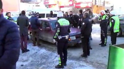 sivil polis -  Polis aracına çarpıp kaçan sürücü trafiği birbirine kattı  Videosu