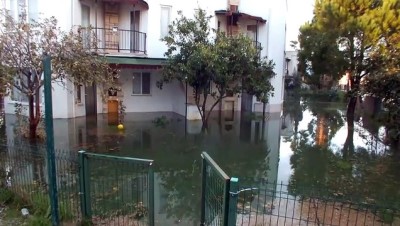 asiri yagis - Antalya'da sağanak etkili oluyor (2) Videosu