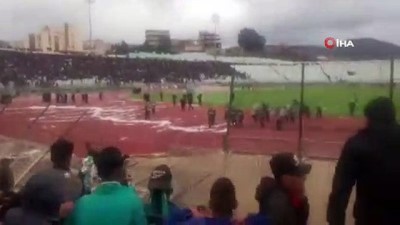 arbede -  - Cezayir Kupası’nda Arbede: 70 Yaralı Videosu