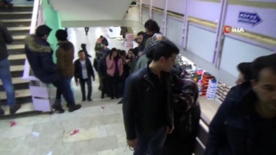 urus -  İş kuyruğundakiler merdivenlere sığmadı Videosu