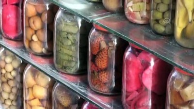 tursu suyu - 45 yıllık turşucunun renkli dükkanı - KAYSERİ  Videosu