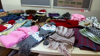 siyer -  Kadınlar örüyor, çocuklar ısınıyor  Videosu