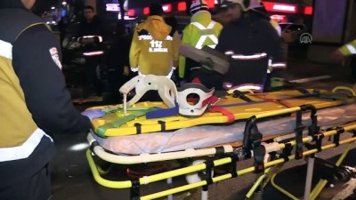 Otomobil ağaca ve 2 polis aracına çarpıp devrildi: 4 yaralı - ANKARA 