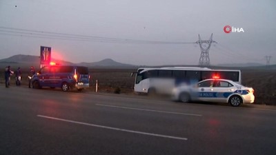 otobus kazasi -  Ankara-Eskişehir yolunda otobüs kazası;3 yaralı  Videosu