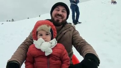 karne hediyesi - Antalyalı çocukların yarım metrelik kar keyfi  Videosu