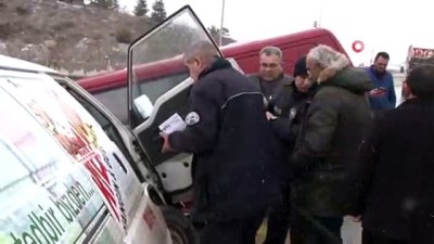  Kar yağışı kazaları beraberinde getirdi: 2 yaralı 