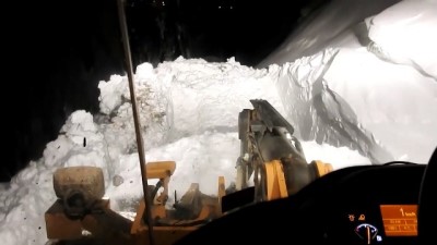 fi yapi - Karla mücadele ekiplerinin gece mesaisi - BİTLİS Videosu