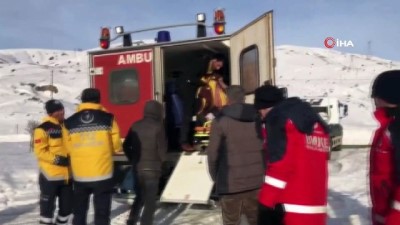 paletli ambulans -  Karlı yollar paletli ambulansla aşıldı, Emine nine kurtarıldı Videosu