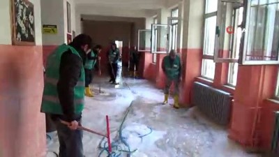  Kırıkkale’de mahkumlar okullar için çalışıyor 