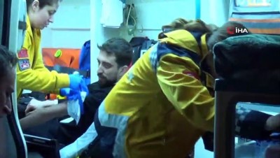  - Otomobil tırın altına girdi: 1 yaralı