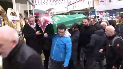  Ünlü oyuncu Mesut Akusta’nın annesi son yolculuğuna uğurlandı 