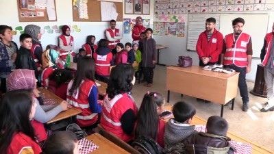 hasta ziyareti - Uzaktaki köylerle 'gönül bağı' kuruyorlar (1) - GAZİANTEP  Videosu