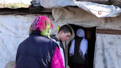  Yağmurda evinin yarısı yıkılan kadın yardım bekliyor 