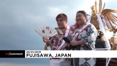 deniz kiyisi - Japonlar 20. yaşlarını 'yetişkin çağı' festivalinde kutladı Videosu