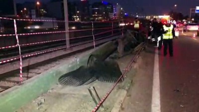 metro istasyonu -  Metro duvarına çarpan araç trafiği felç etti  Videosu