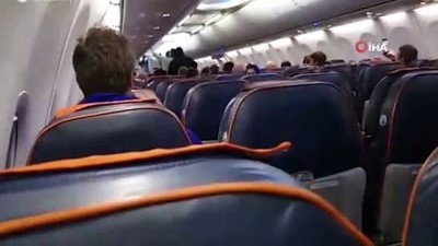 alkollu yolcu -  - Rusya’da Uçağı Kaçırmak İsteyen Yolcu Gözaltında Videosu