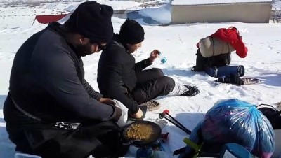 cenin -  Türbeye vardıklarında gözlerine inanamadılar Videosu