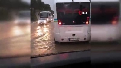  Aşırı yağış sele neden oldu... Ayvalık sular altında kaldı 