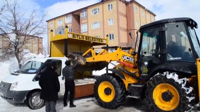 Bitlis'te tahrip olan otobüs durakları yenileniyor