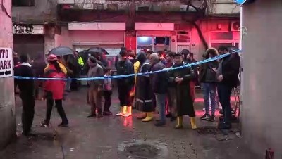 İzmir'de 3 katlı metruk bina çöktü (2)