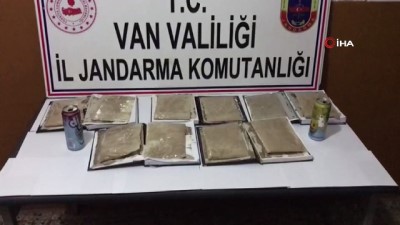  Kitap arası uyuşturucu sevkiyatı 