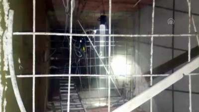 asansor boslugu - Muğla'da gidere sıkışan kediyi itfaiye kurtardı Videosu