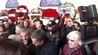  Sancaktepe Belediye Başkanı ve AK Parti Ataşehir Belediye Başkan Adayı İsmail Erdem, Seyyid Tahir Özışık'ın cenazesine katıldı