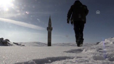 buz kutlesi - Buz tutan barajdaki minare ilgi çekiyor - AĞRI  Videosu