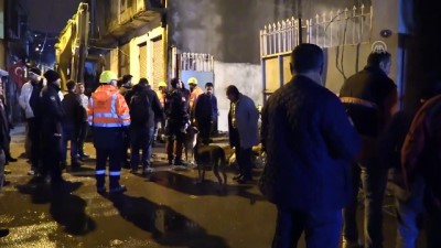 dedektor kopek - Çöken binanın enkazında kalan kişinin cesedine ulaşıldı (2)  Videosu