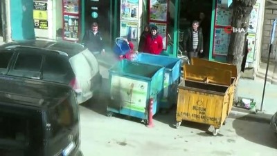  Çöp konteynerindeki yangın otomobile sıçramadan söndürüldü 