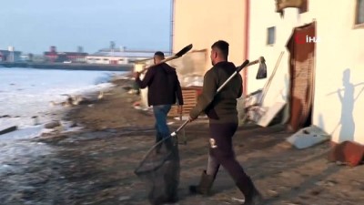 buz tutan gol -  Erzurum ve Ağrı’da Eskimo usulü balık avlıyorlar  Videosu