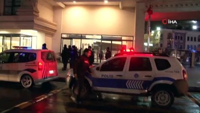 silahli saldiri -  Gaziosmanpaşa’da AVM güvenlikçilerine silahlı saldırı: 1 yaralı  Videosu