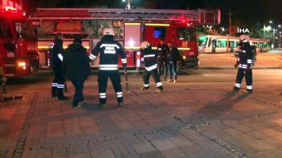  - İş merkezinin çatısı alev alev yandı 