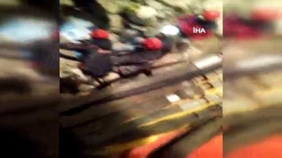  İzmir'deki göçükte 1 kişinin cesedine ulaşıldı 